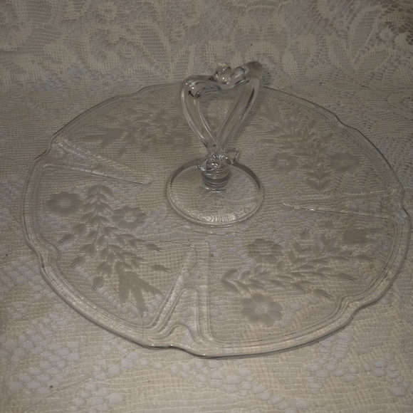 Vintage Crystal Glass Heart Handle Tidbit Serving Tray Platter Etched - Picture 2 of 6